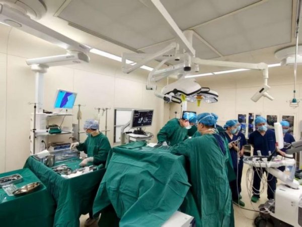 炒股实盘配资 高龄不设限·京东方护航|当“超高龄”遇上“超实力”，生命重焕光